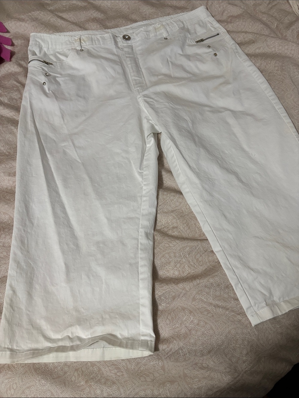 Lucien  Daunois White Women’s Cropped Jeans - Classic Casual Style